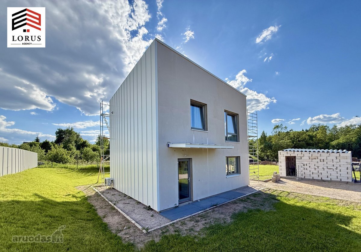 Modernus ir kokybiškas 4 kambarių namas