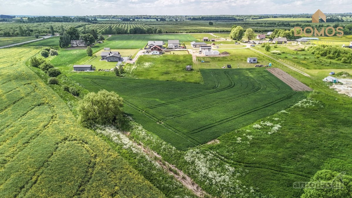 Parduodamas erdvus, 71.8 a ploto namų valdos
