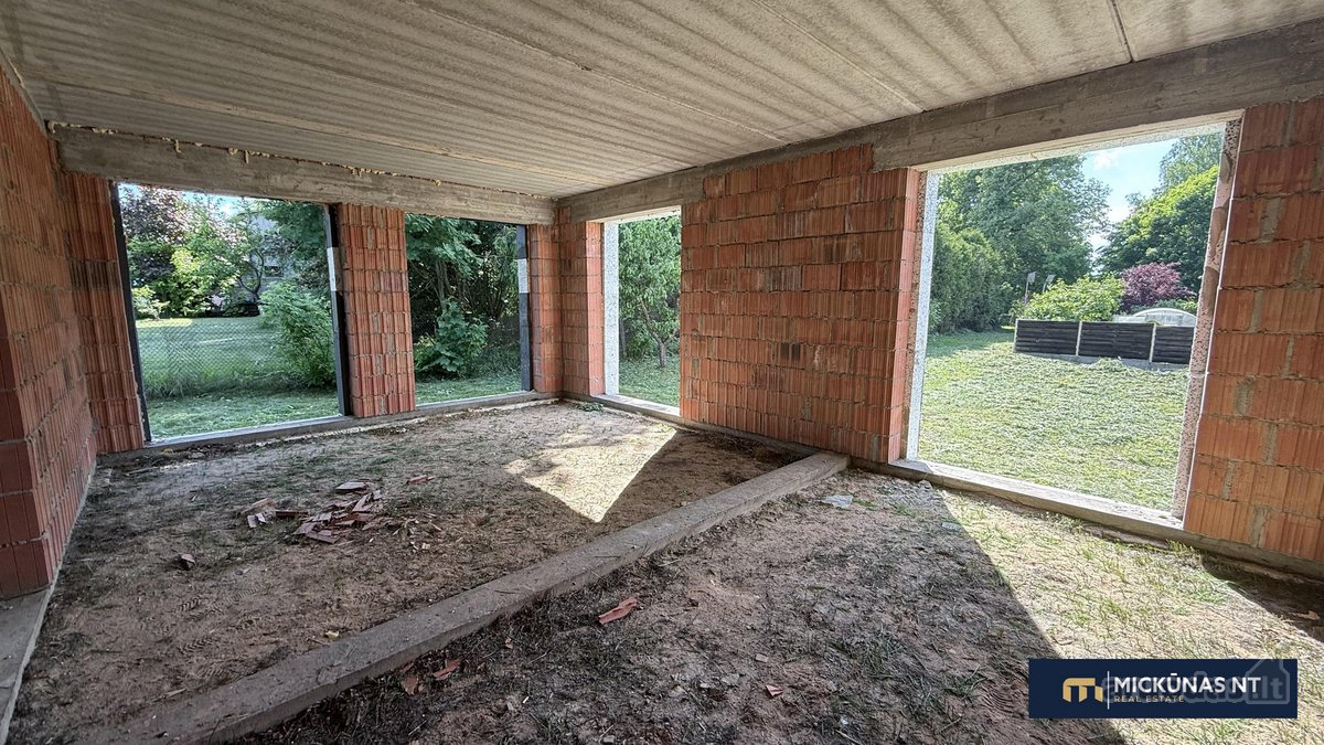 Parduodamas nebaigtos statybos namas Babtų