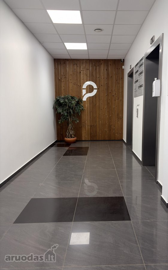 Ieškote funkcionalios darbo erdvės su puikiu