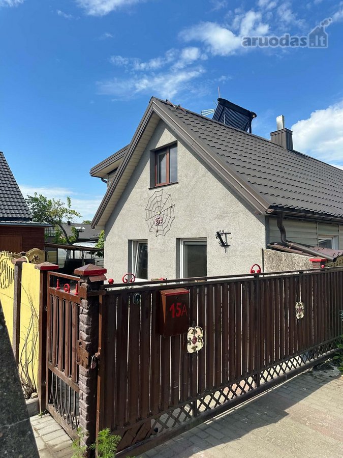 Namas pačiame Joniškio m centre.