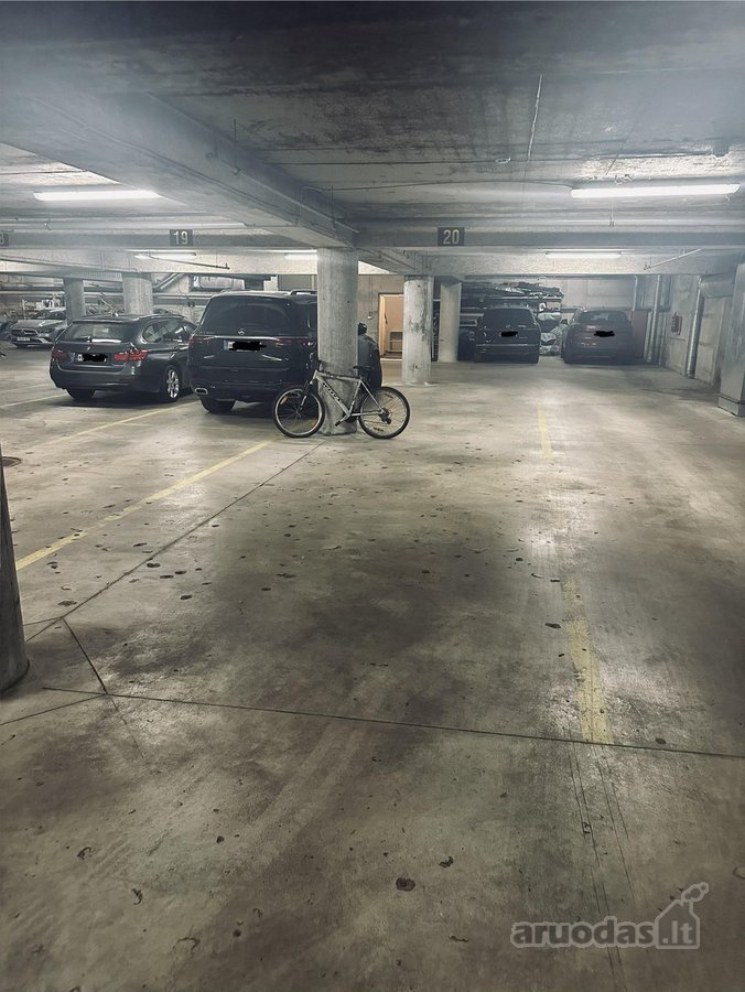 Kauno mieste, Lampėdžių mikrorajone, Gintaro