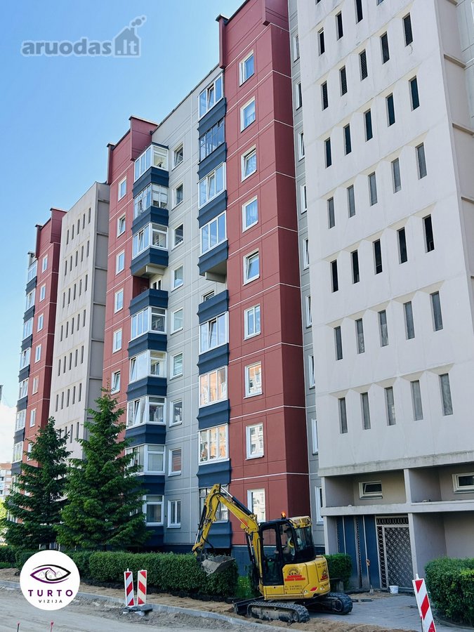 Parduodamas 2 kambarių su holu saulėtas butas