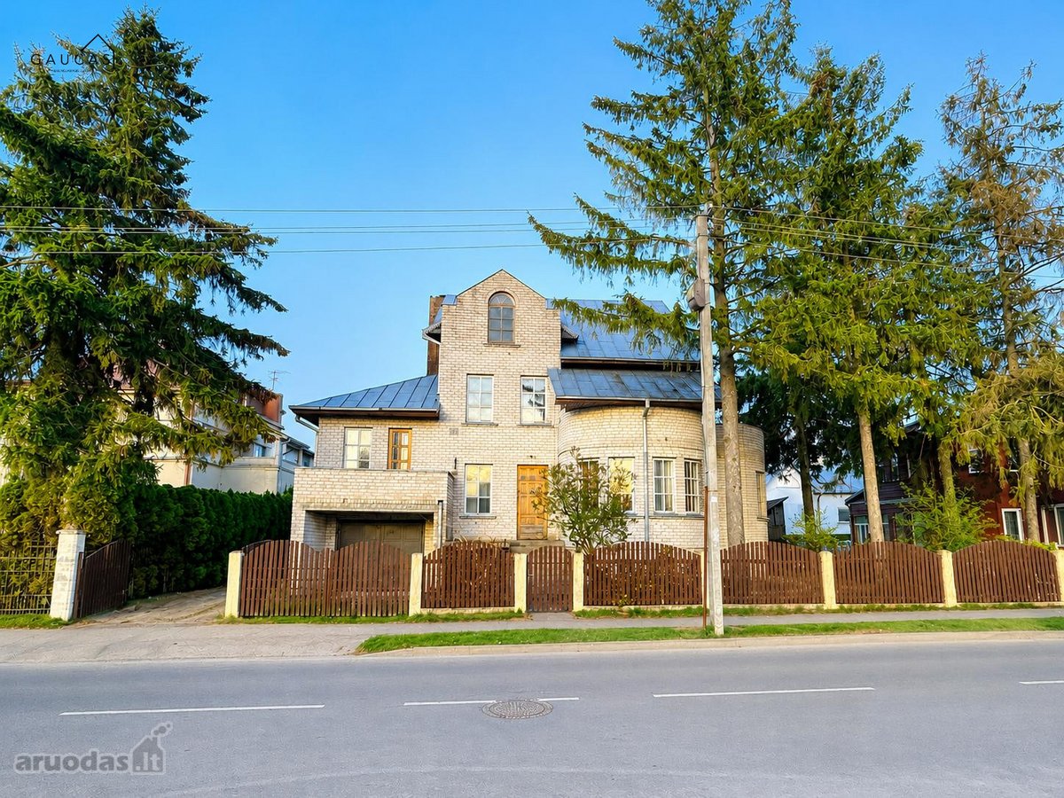 Parduodamas 422 Kv. M Namas Su Sklypu