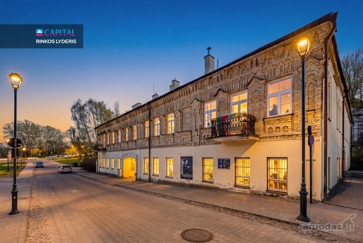 Parduodamas 3-4 kambarių Butas Senamiestyje,