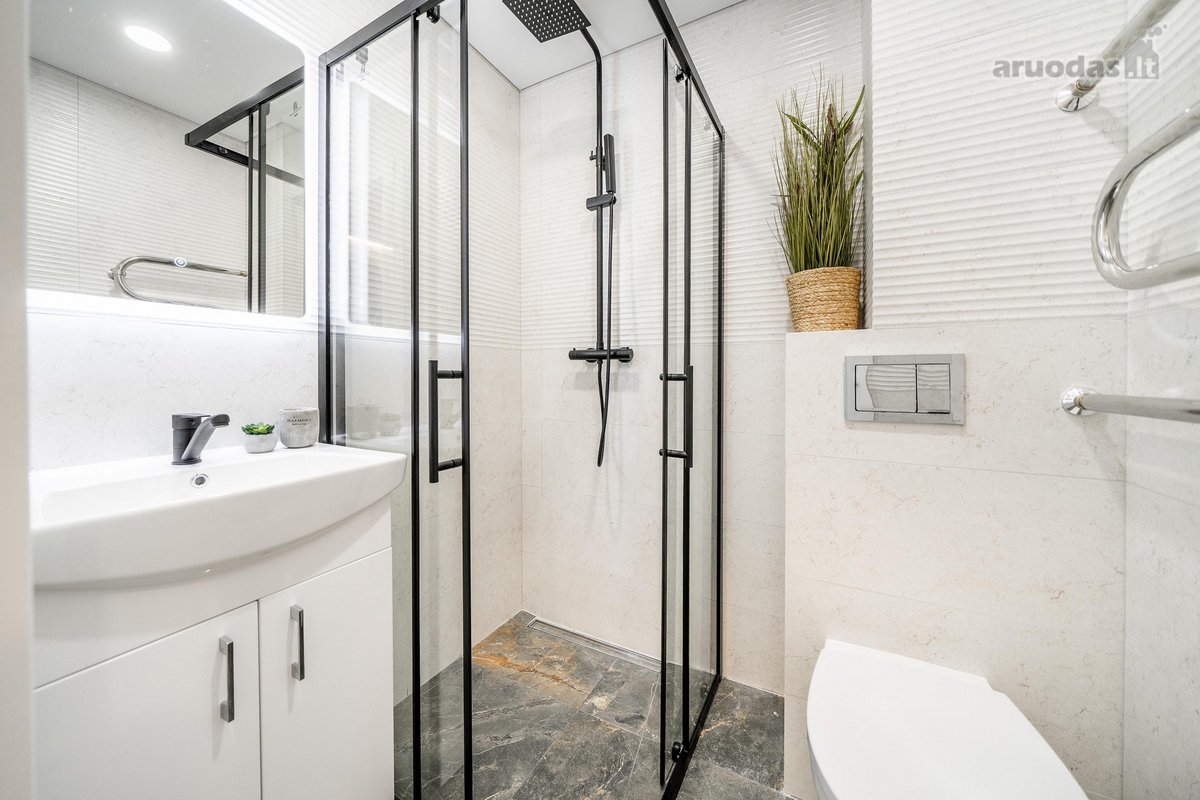 Žirmūnų centre – moderniai suremontuotas 3 - nuotraukos Nr. 13