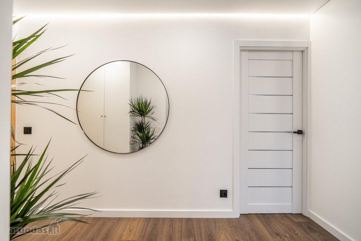 Žirmūnų centre – moderniai suremontuotas 3 - nuotraukos Nr. 12
