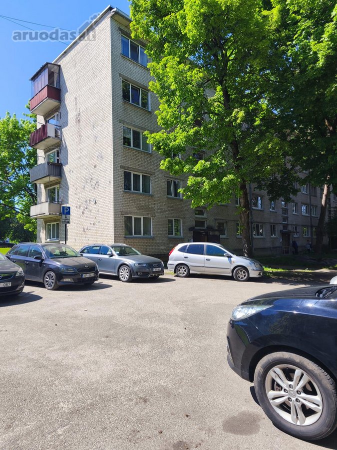 Butas viedinis. Langai i abi puses namo - nuotraukos Nr. 19