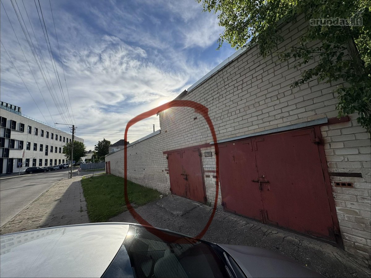 Parduodamas 2 aukštų garažas Algirdo g. su
