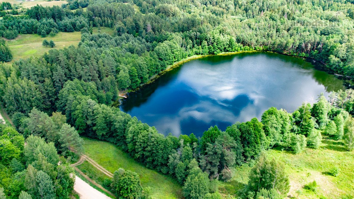 Zarasų rajone, Maniuliškių kaime, prie