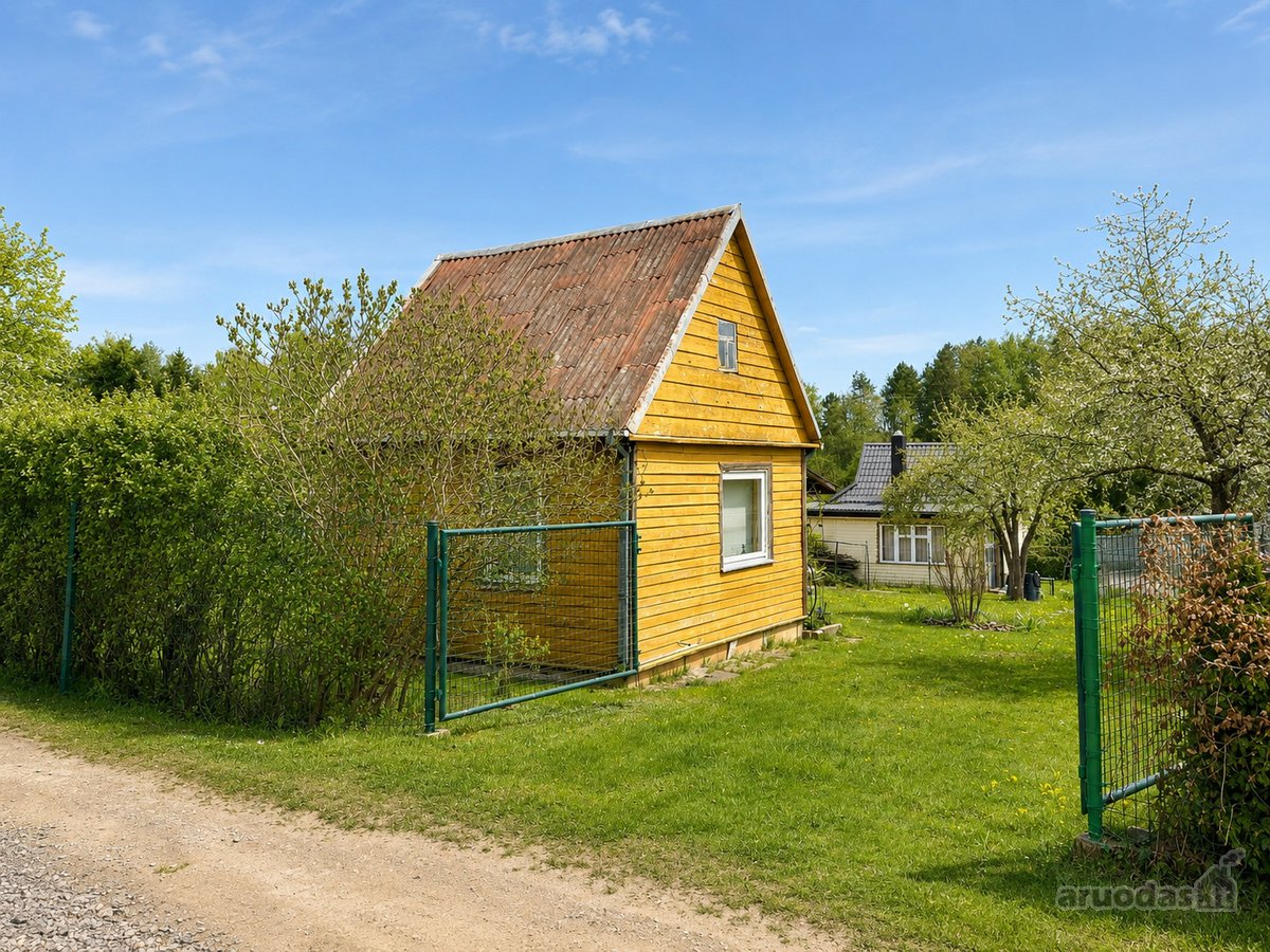 Parduodamas jaukus sodo namelis ramioje