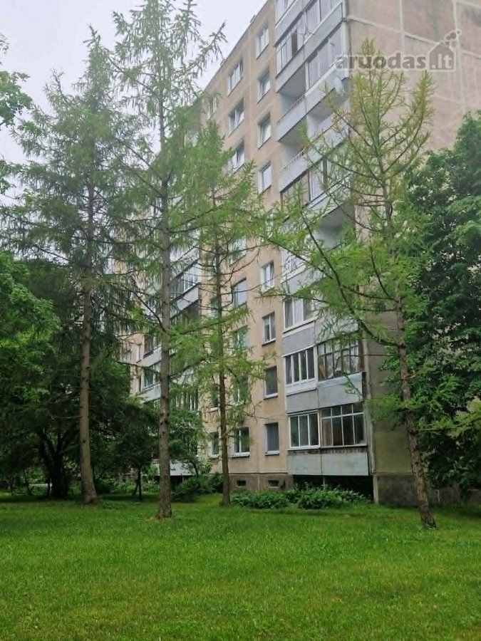 Parduodamas Erdvus 2 Kambarių Butas Karoliniškėse