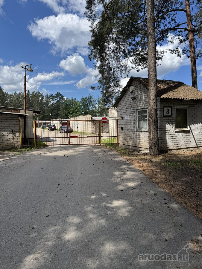 Parduodamas 21,28 kv. m mūrinis garažas