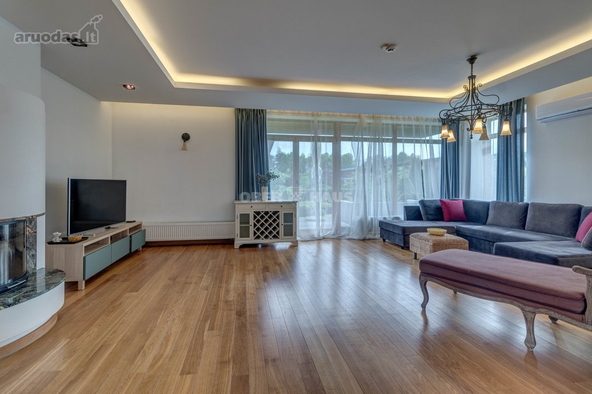 Išnuomojamas 5 kambarių, 205 m² namas