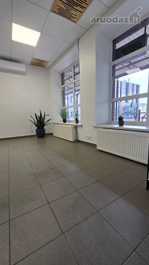 Išnuomojamos šviesios 18 m² komercinės