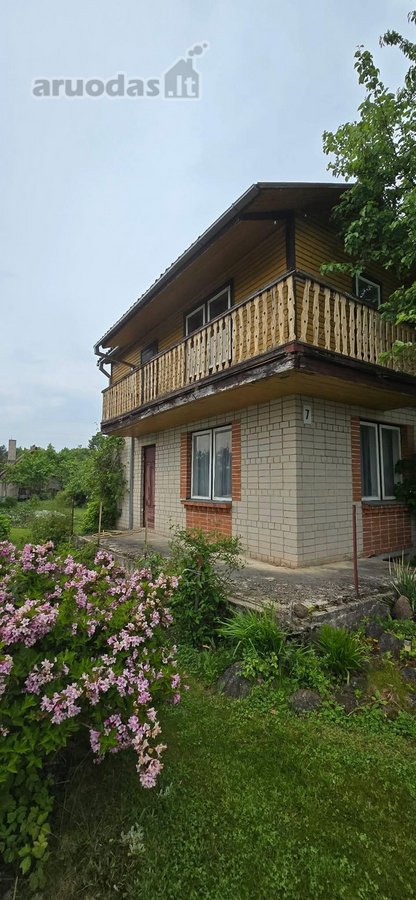 Parduodamas dviejų aukštų sodo namas miesto