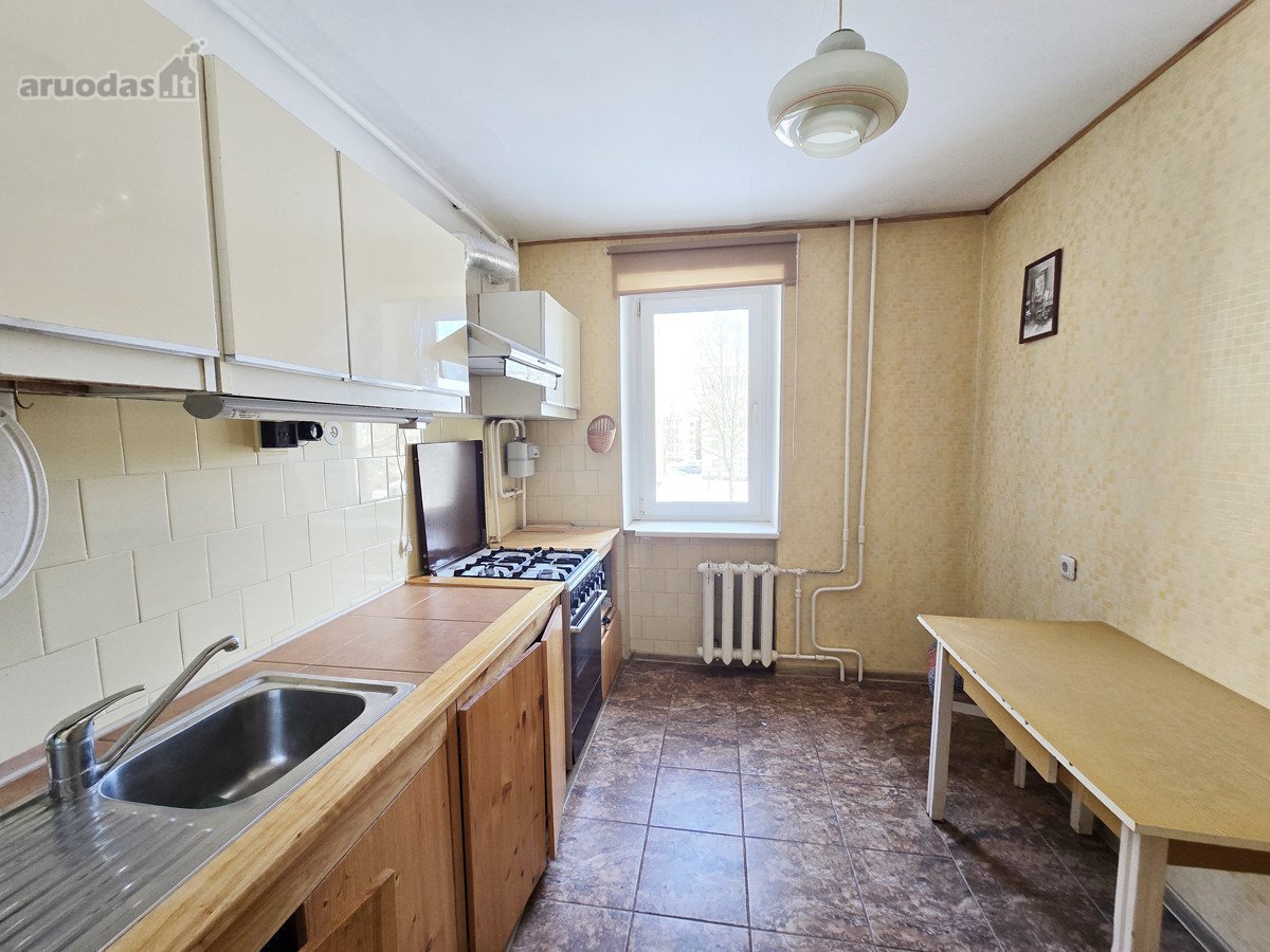 Šalia Utenos miesto pušynų ir parkų, Taikos g
