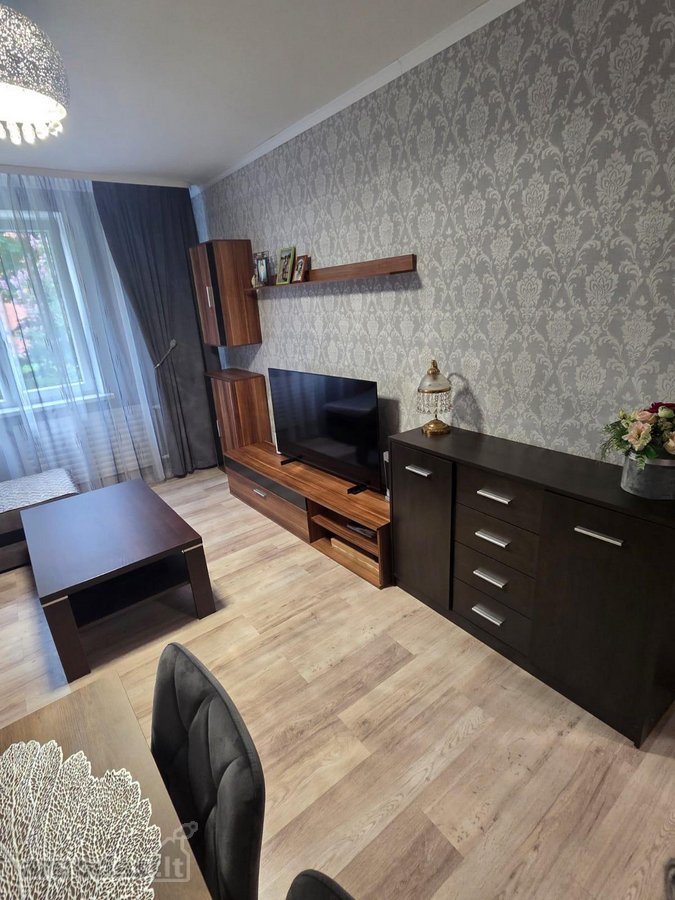 Parduodamas butas geroje ir patogioje lokacijoje.