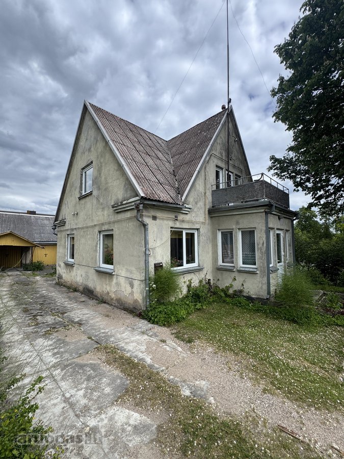 Parduodamas dviejų aukštų gyvenamas namas su - nuotraukos Nr. 2