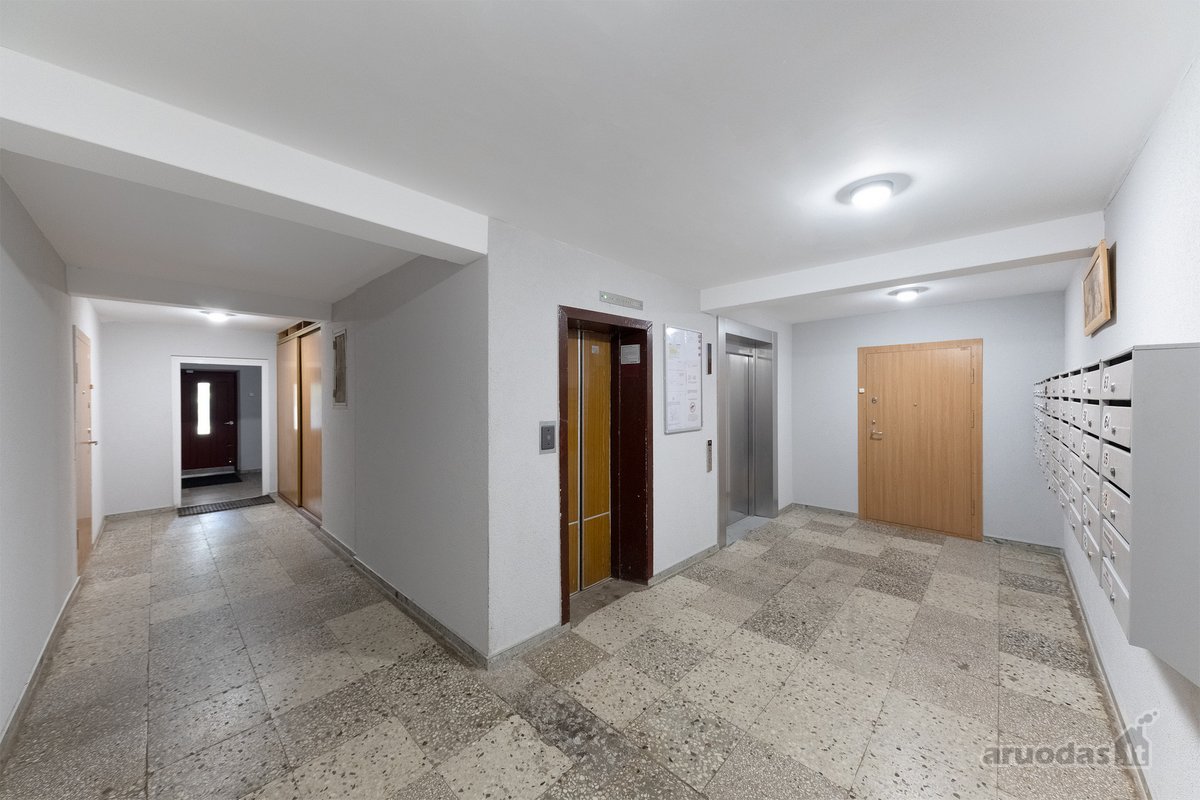 Parduodamas šviesus ir erdvus 3 kambarių - nuotraukos Nr. 25