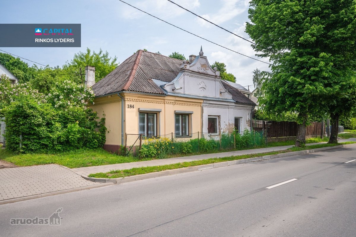 Parduodma Namo Dalis (Butas) Su 4,68 a Sklypu