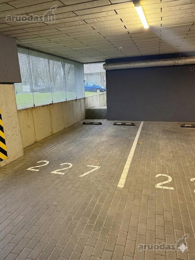 Parduodama patogi požeminio parkingo vieta