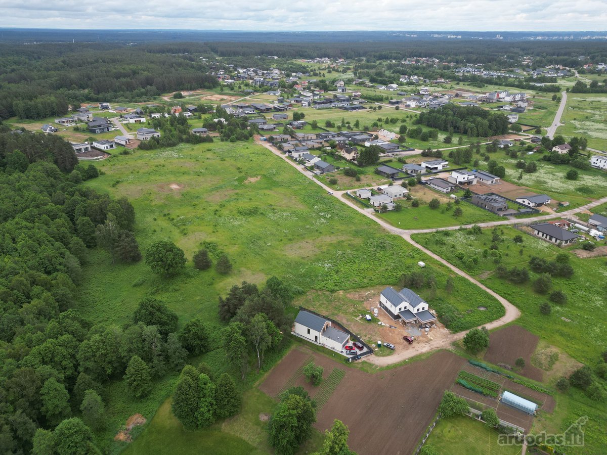 Vilniaus miesto ribose, vos 400 metrų iki - nuotraukos Nr. 19
