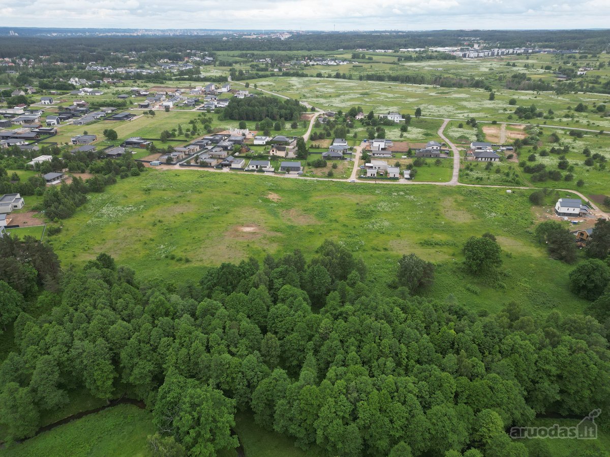Vilniaus miesto ribose, vos 400 metrų iki - nuotraukos Nr. 24