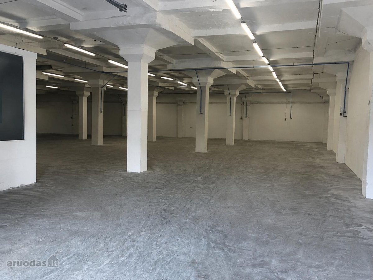 Parduodamos 739 m² komercinės paskirties