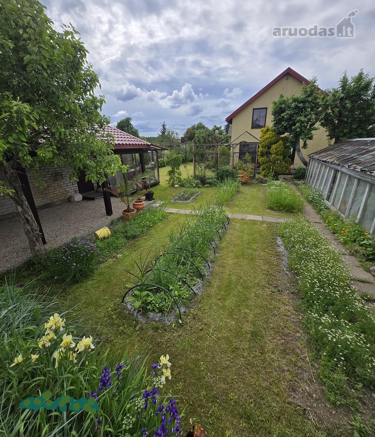 Namas, įrengtas gyvenamas plotas 145m²,
