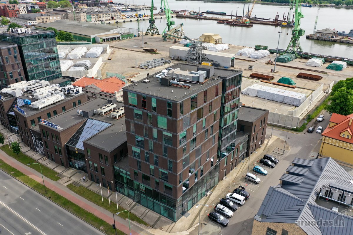 Parduodamos Administarcinės Patalpos Su