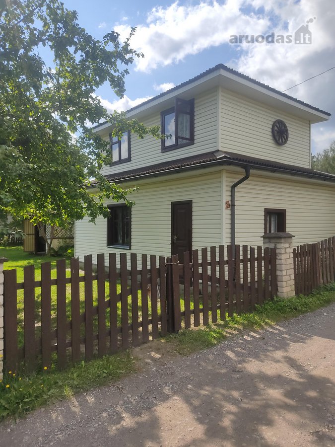 Jaukus sodo namelis su 7,87 arų sklypu