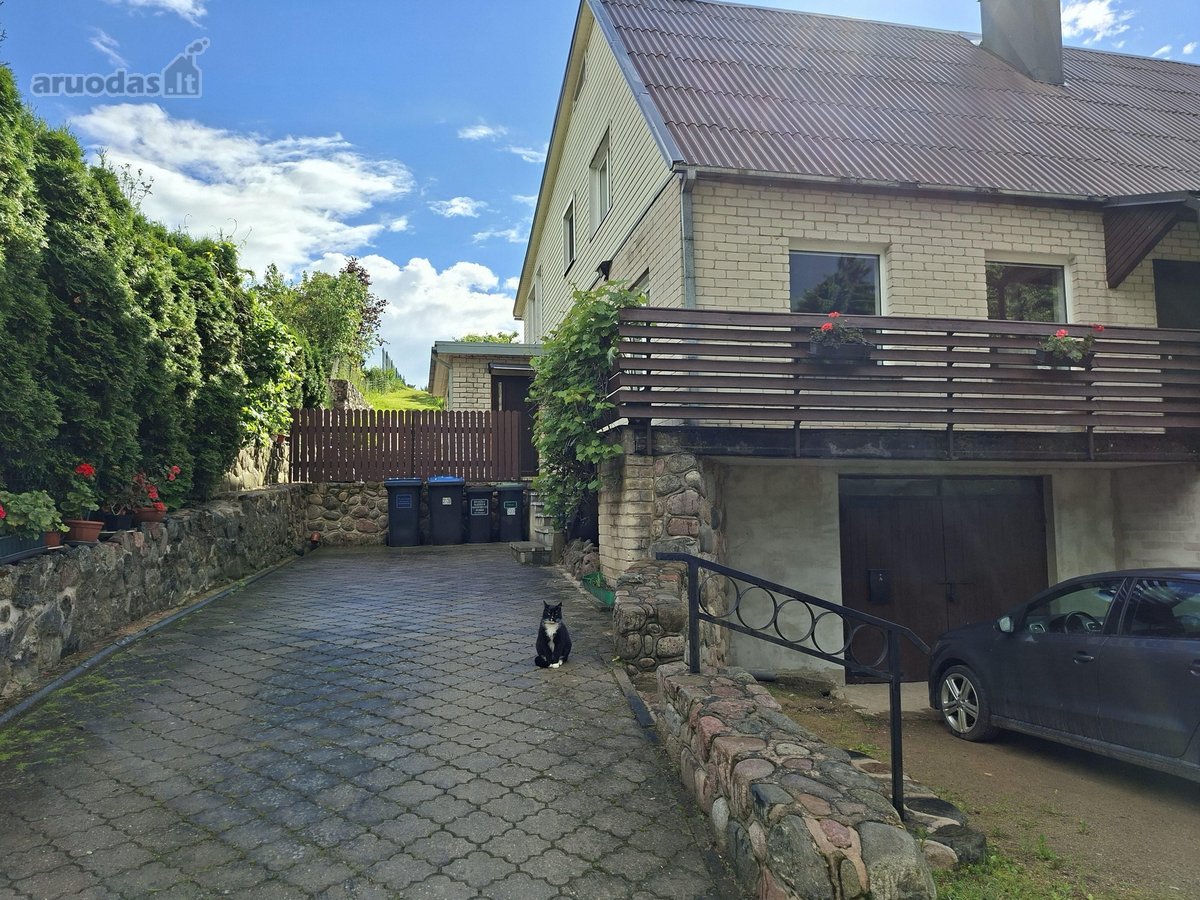 Namas gražioje, ramioje vietoje. Labai geri