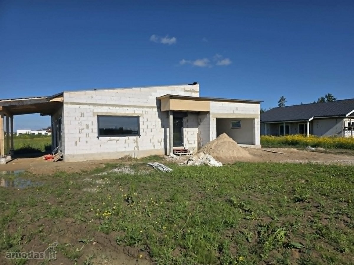 Parduodamas erdvus, kokybiškas, nebaigtas