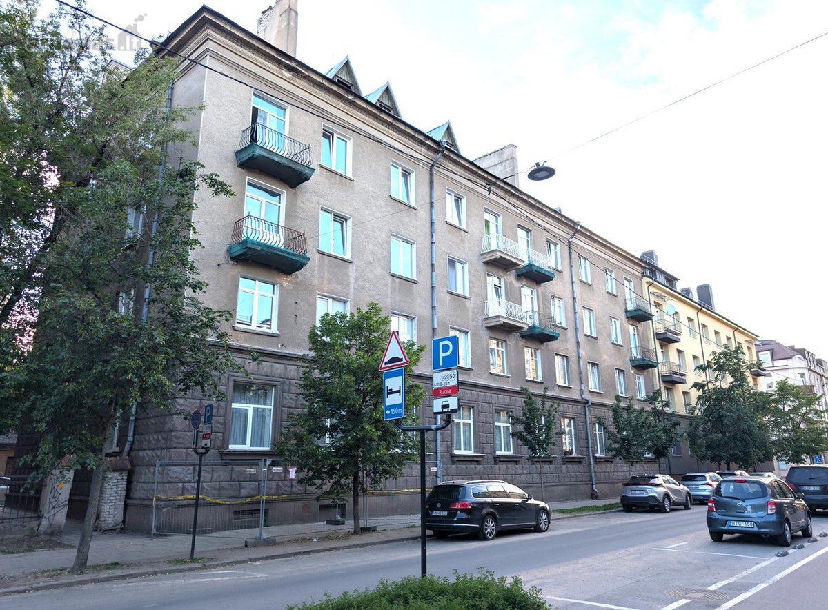 Parduodamas dviejų kambarių butas