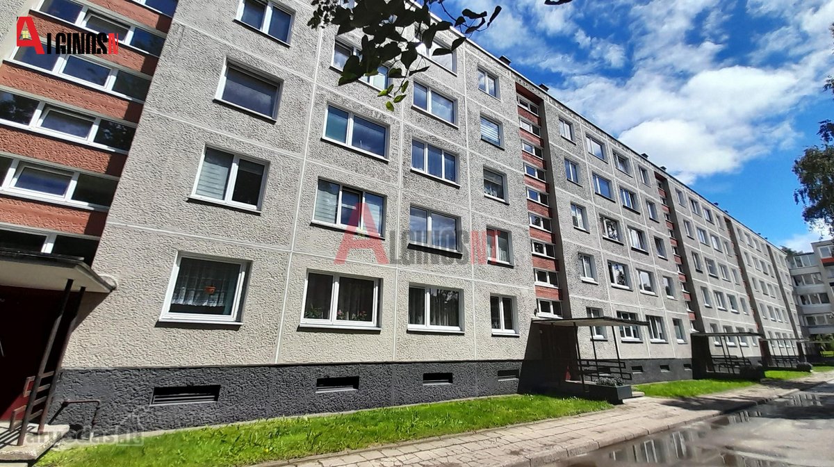 Klaipėdoje, Taikos pr. parduodamas dviejų
