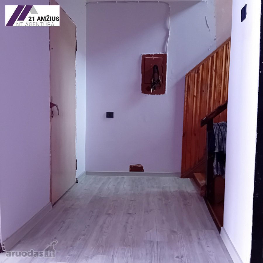 Parduodamas erdvus 3 kambarių butas per du - nuotraukos Nr. 4