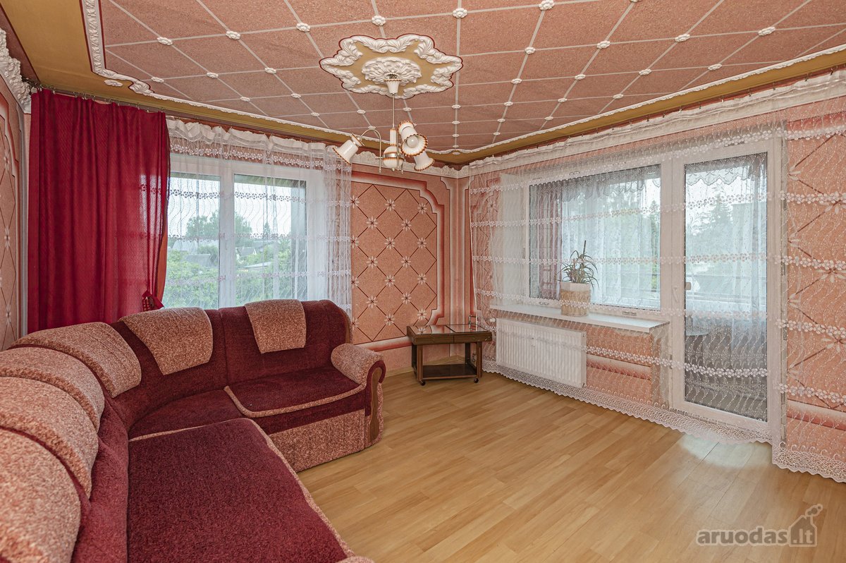 Parduodamas šviesus bei šiltas 3 kambarių