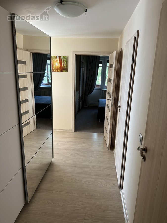 Parduodamas Jaukus 2 Kambarių Butas Prekybos