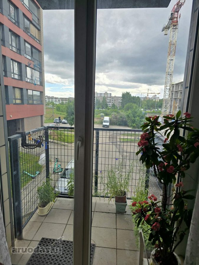 2 kambarių butas su terasa ir balkonu (Be - nuotraukos Nr. 8