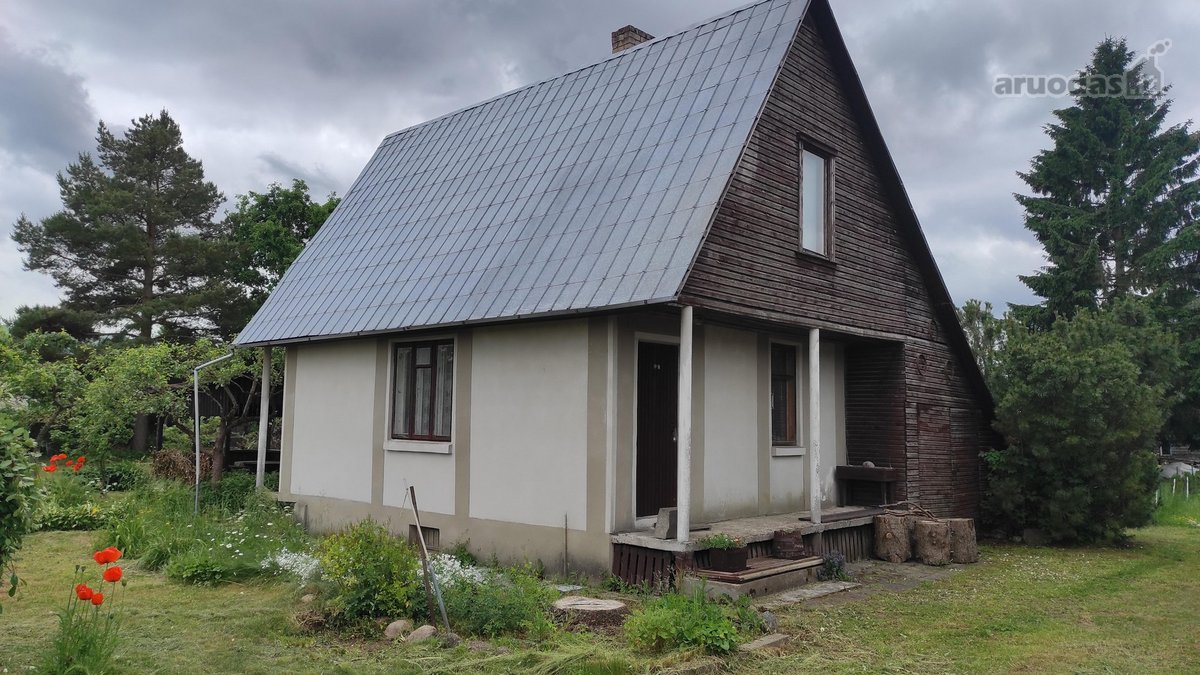 Parduodamas jaukus mūrinis sodo namas su