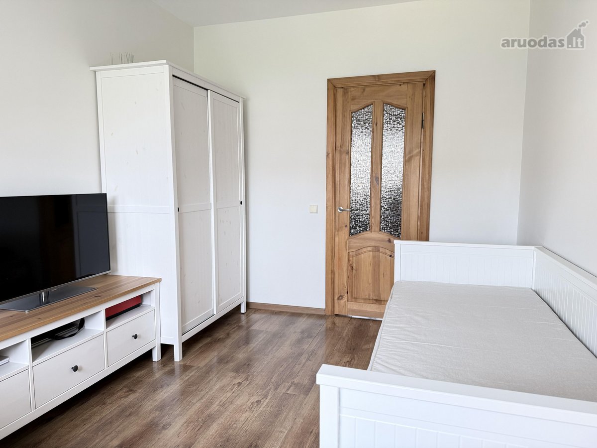 Erdvus ir tvarkingas 3 kambarių butas su holu - nuotraukos Nr. 8