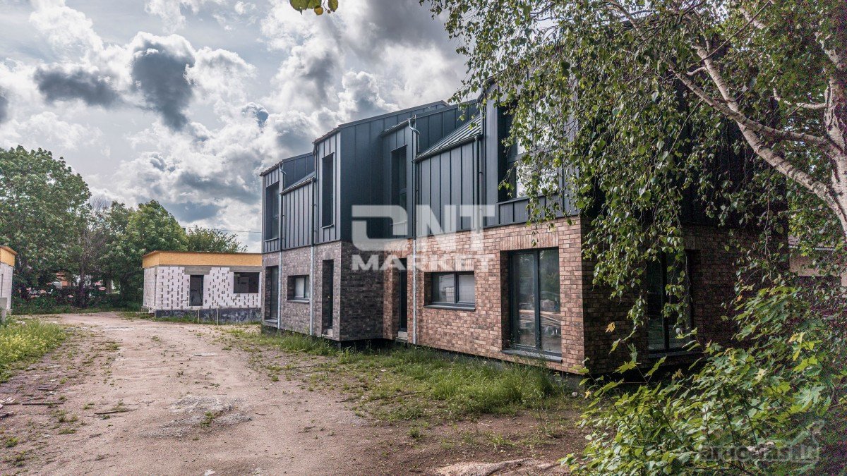 Parduodami kotedžai Aukštkiemiuose su daline
