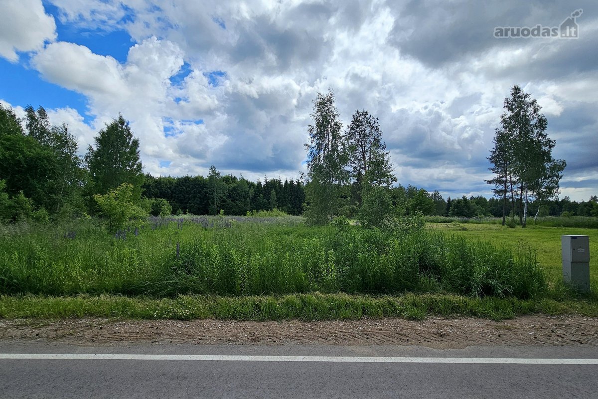 Parduodamas 22,4a namų valdos žemės sklypas