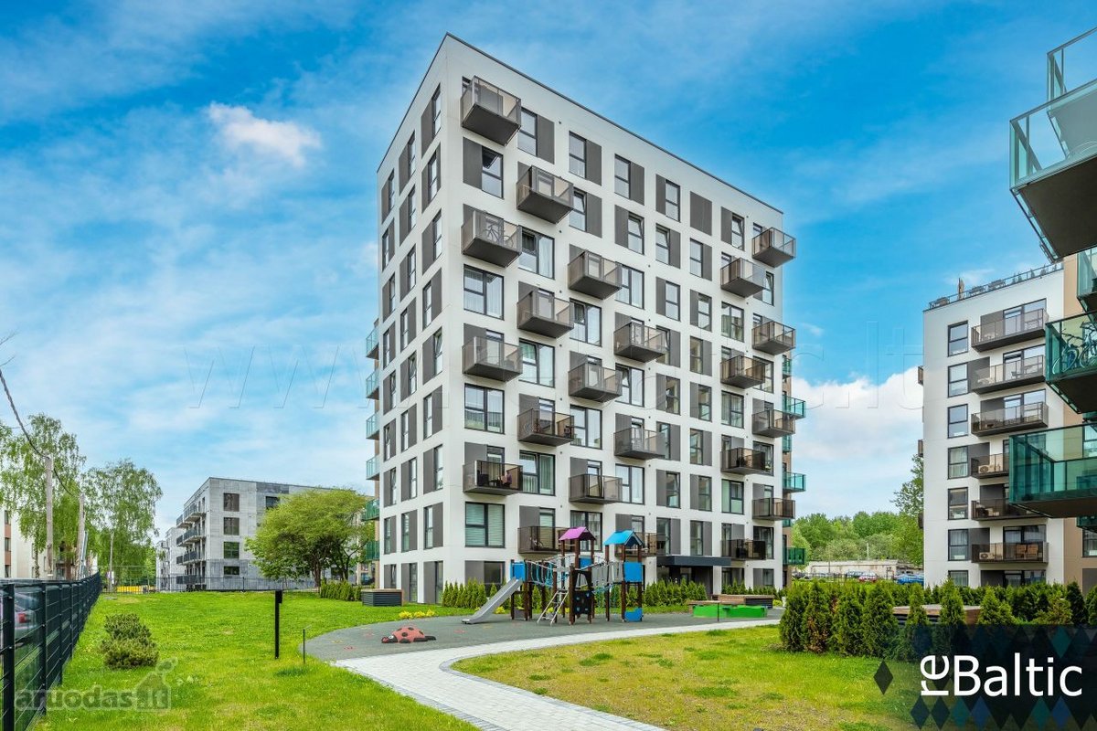 Stilingi, įrengti trijų kambarių apartamentai