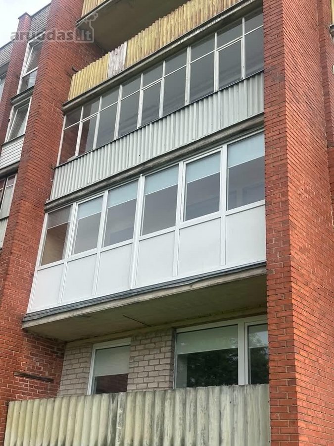 Parduodamas tvarkingas, šviesus, šiltas ir iš