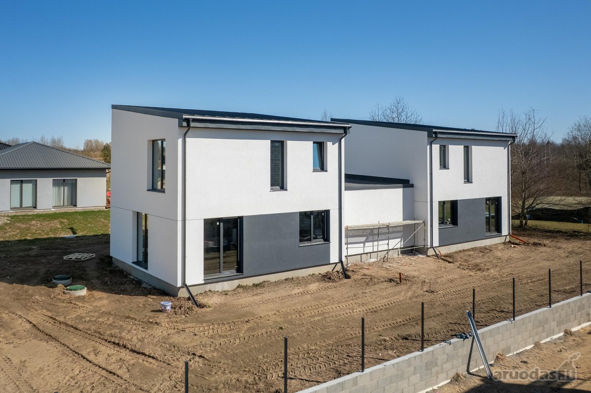 Modernus Dviejų Aukštų A++ Klasės Namas Su