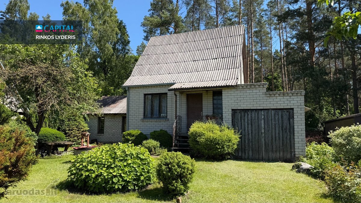 Parduodamas jaukus ir erdvus mūrinis sodo