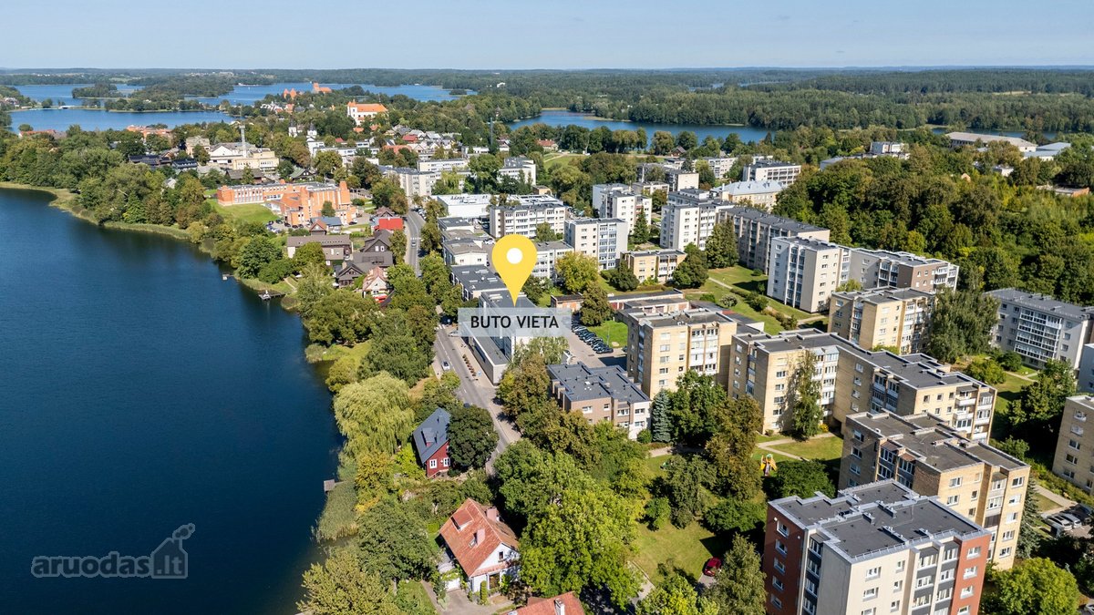 Totoriškių ežero pakrantėje, Trakų miesto
