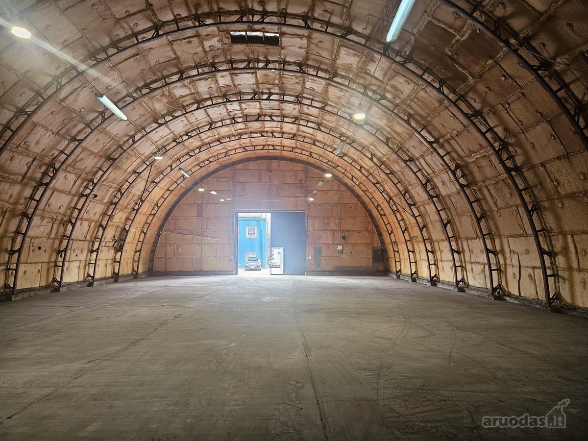 Išnuomojamos 530,85 m² sandėliavimo patalpos